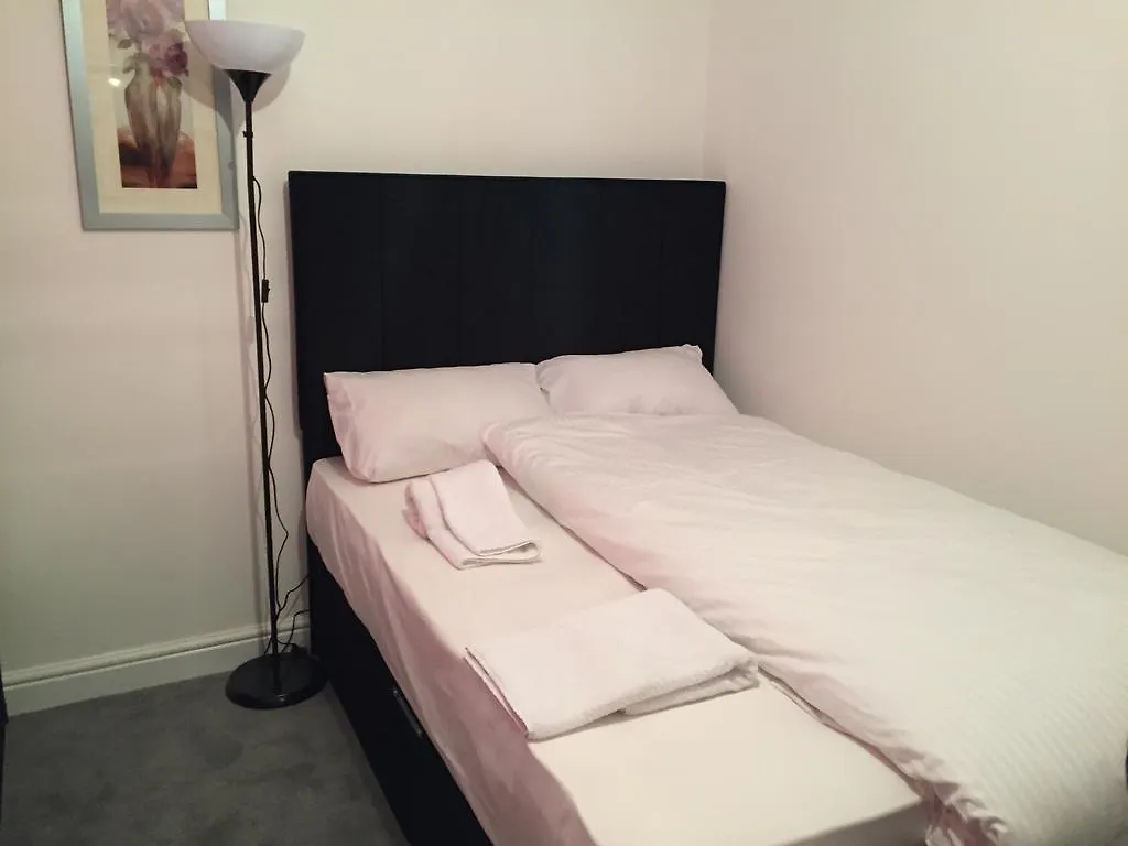Aparthotel Canary Heights Hotel London